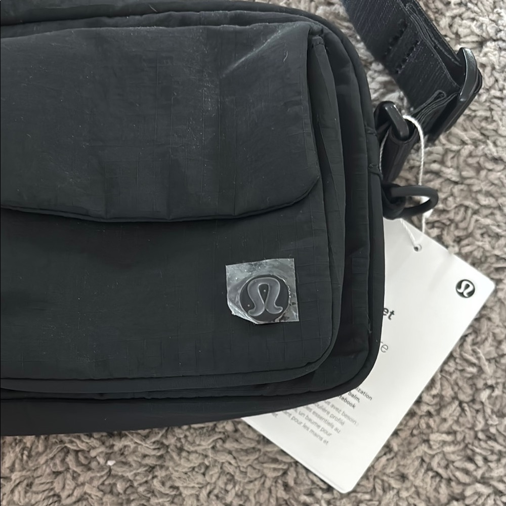 Black Crossbody Bag lululemon - Picture 3 of 5